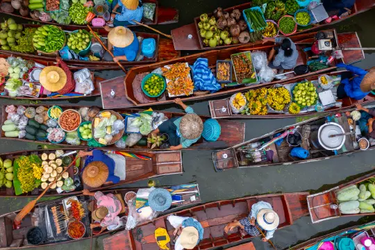 Damnoen Saduak Floating Market