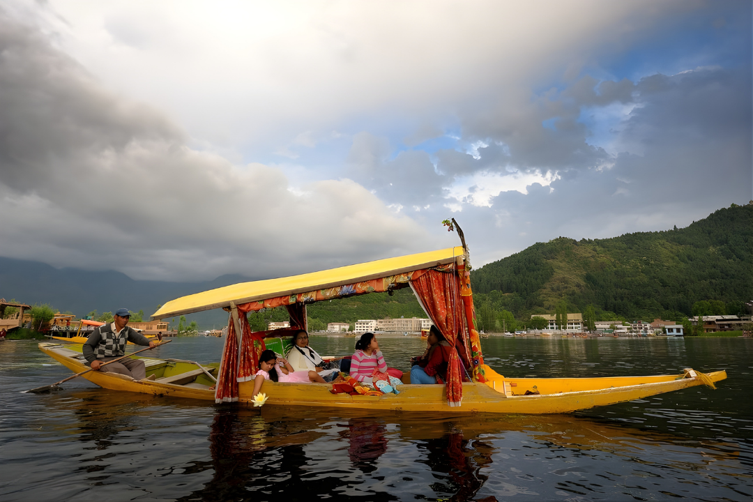 Kashmir Friends Trip – 4 Nights 5 Days